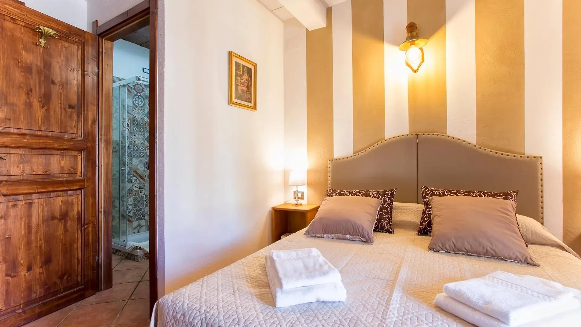ヴィラ Restored Historic Mansion Paterno With Exclusive Pool, Wifi And Ac For 20 People アルゲーロ