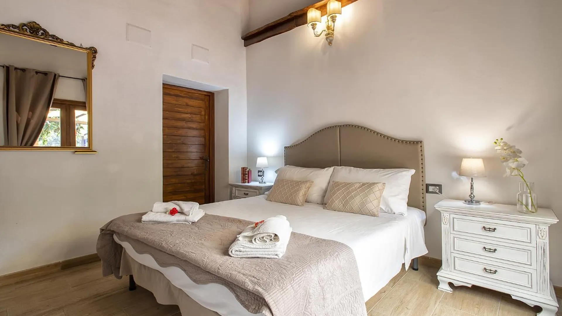 Restored Historic Mansion Paterno With Exclusive Pool, Wifi And Ac For 20 People アルゲーロ イタリア