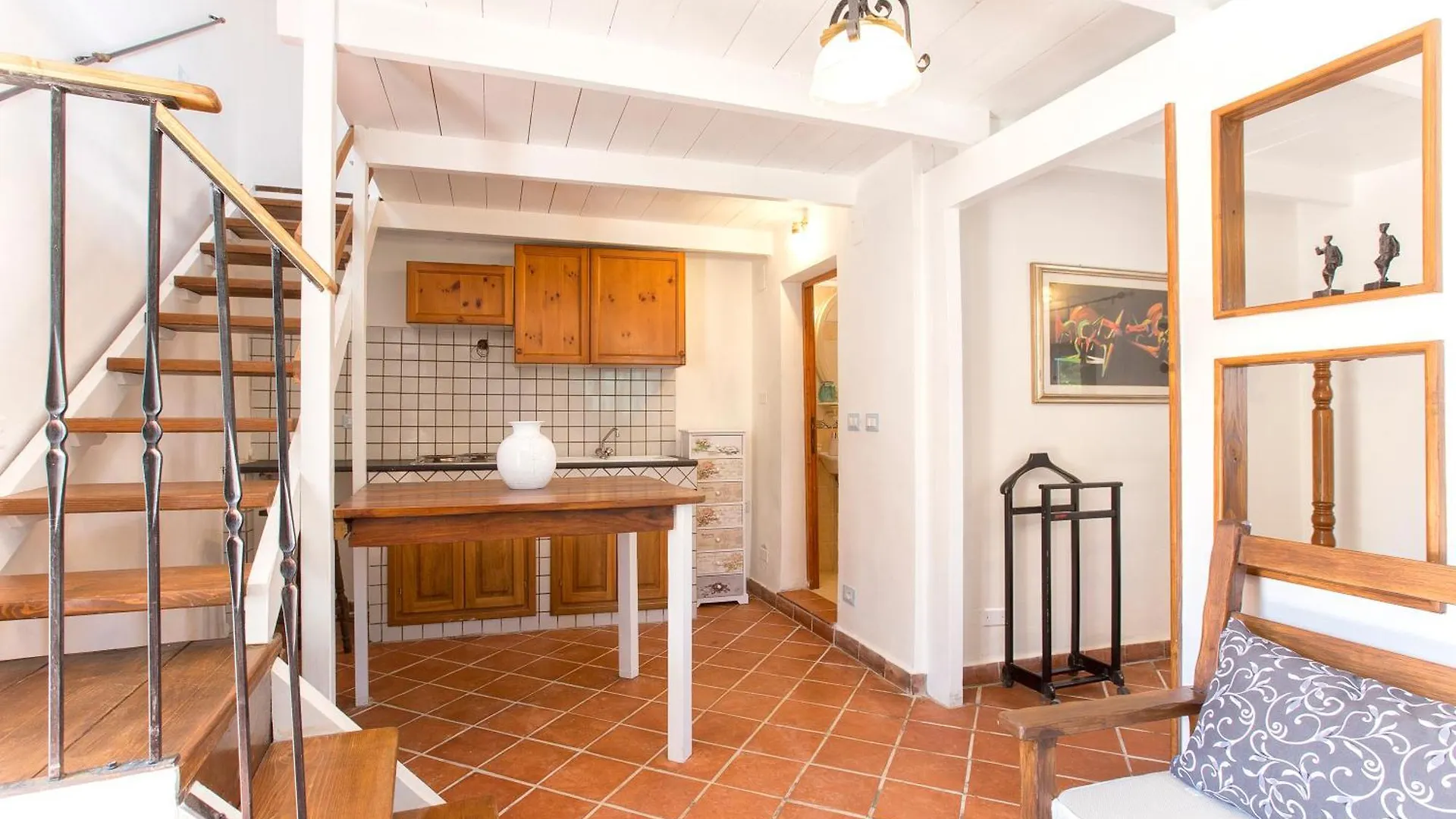 Restored Historic Mansion Paterno With Exclusive Pool, Wifi And Ac For 20 People アルゲーロ 0*,  イタリア