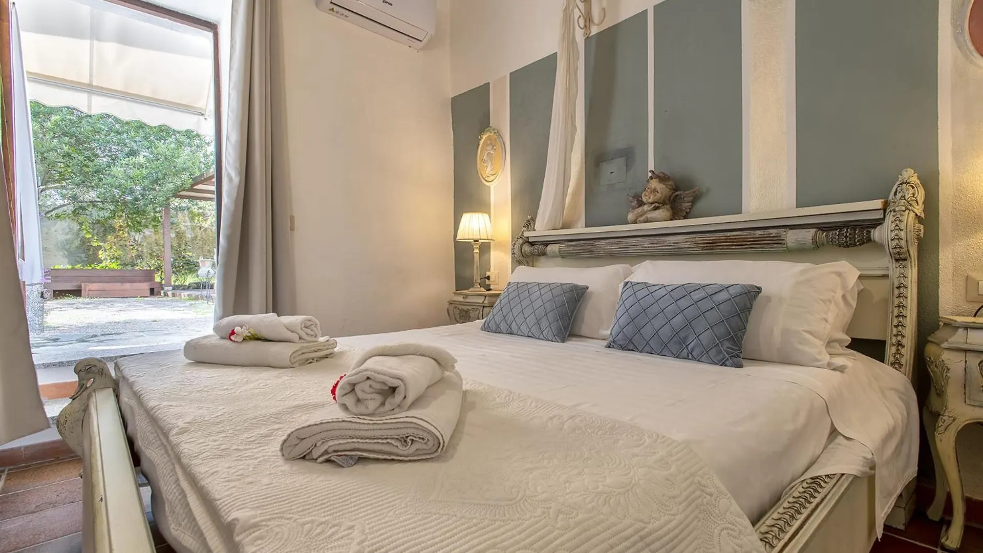 Restored Historic Mansion Paterno With Exclusive Pool, Wifi And Ac For 20 People Alghero Villa