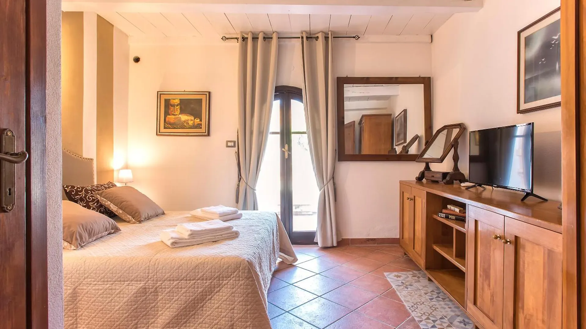 Restored Historic Mansion Paterno With Exclusive Pool, Wifi And Ac For 20 People Alghero Italy