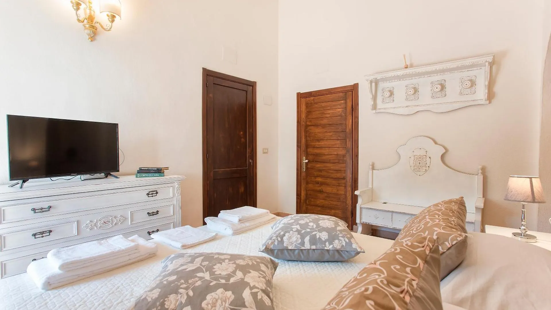 Restored Historic Mansion Paterno With Exclusive Pool, Wifi And Ac For 20 People Alghero Villa