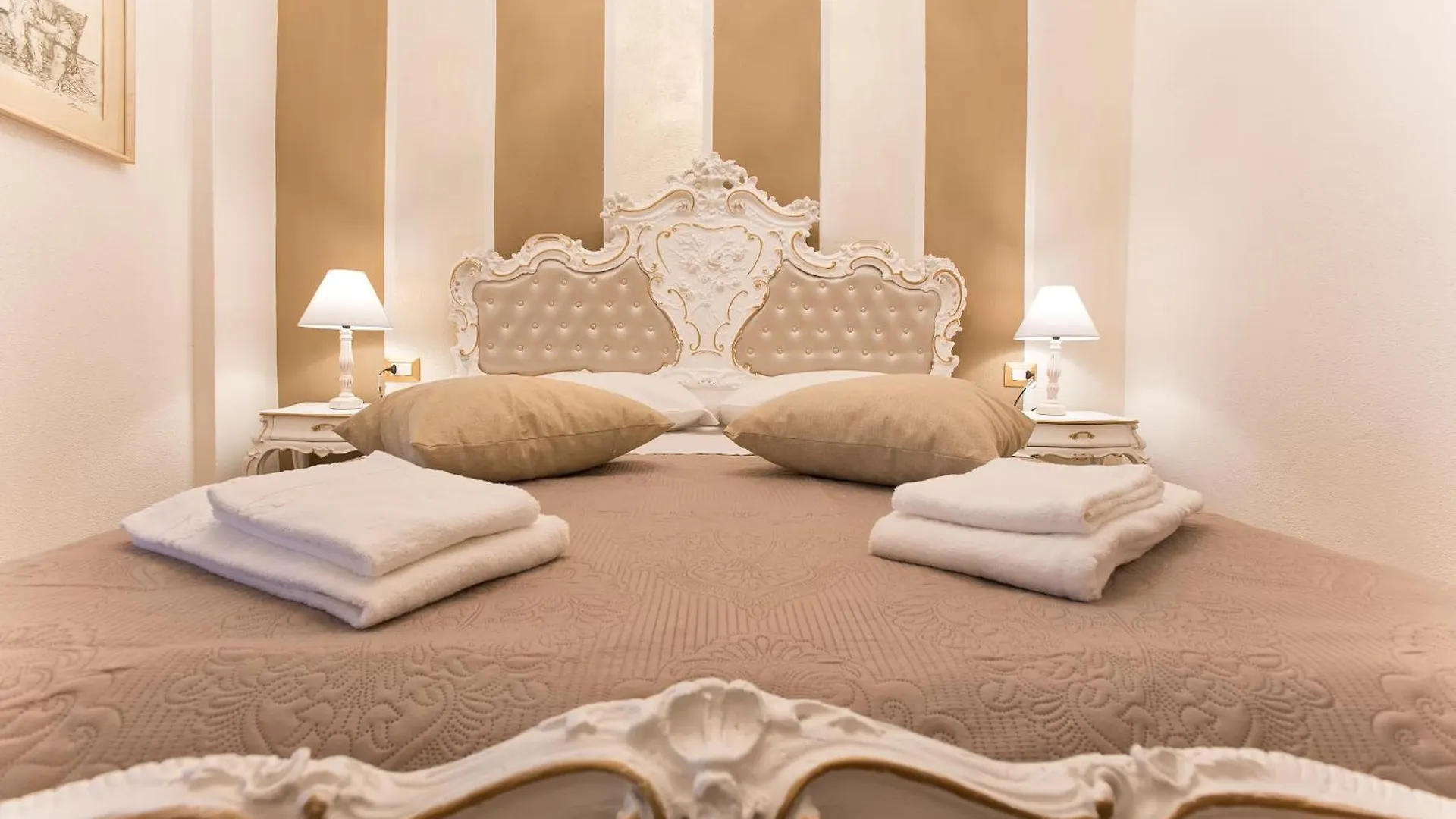 Restored Historic Mansion Paterno With Exclusive Pool, Wifi And Ac For 20 People Alghero