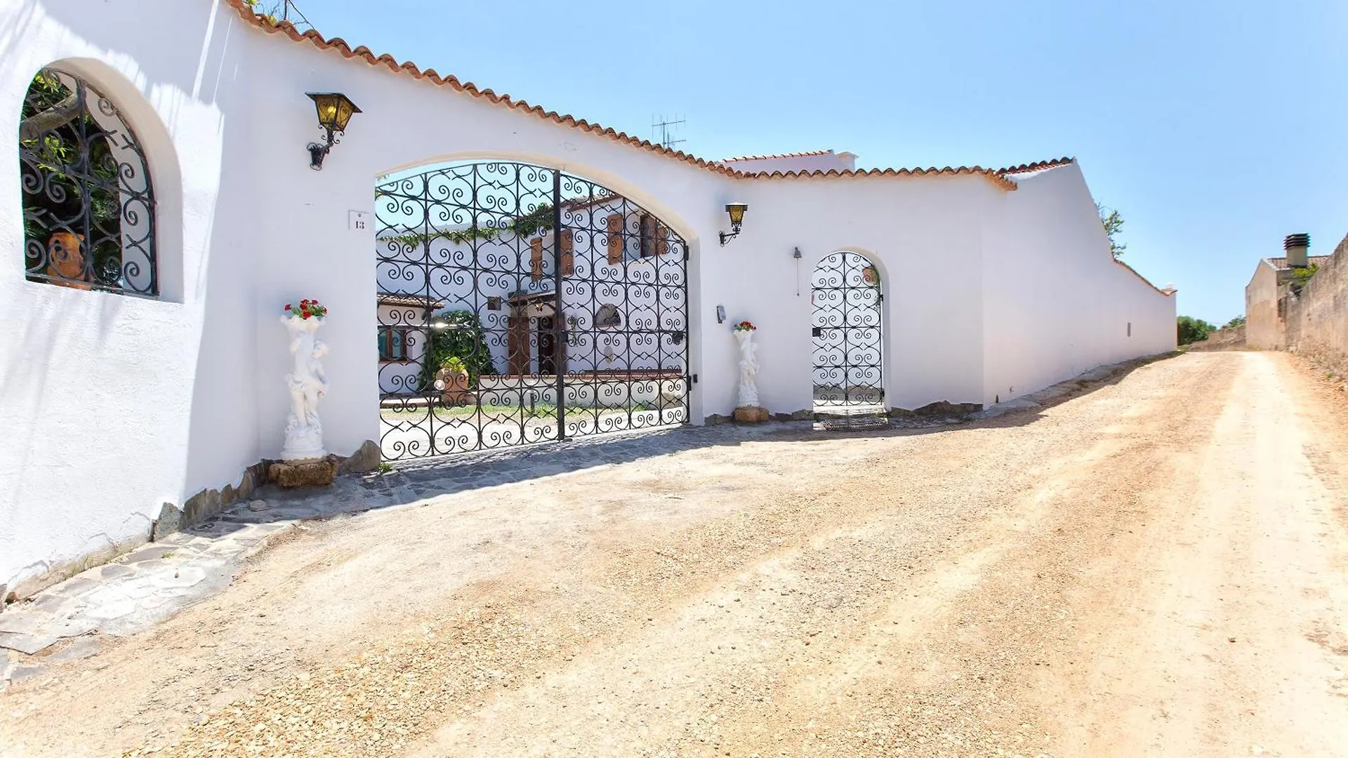 Restored Historic Mansion Paterno With Exclusive Pool, Wifi And Ac For 20 People Alghero Villa